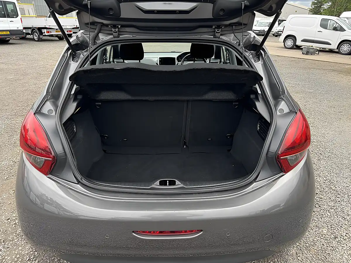 Used 2019 Peugeot 208 Tech Edition Grey - Interior and Exterior details 17
