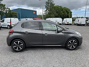 Used 2019 Peugeot 208 Tech Edition Grey - Interior and Exterior details 4