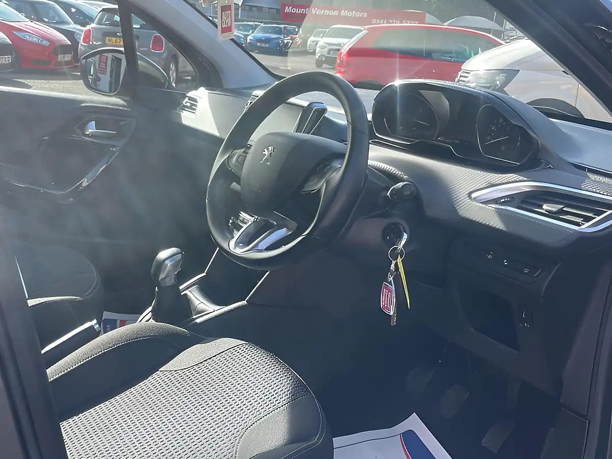 Used 2019 Peugeot 208 Tech Edition Grey - Interior and Exterior details 12