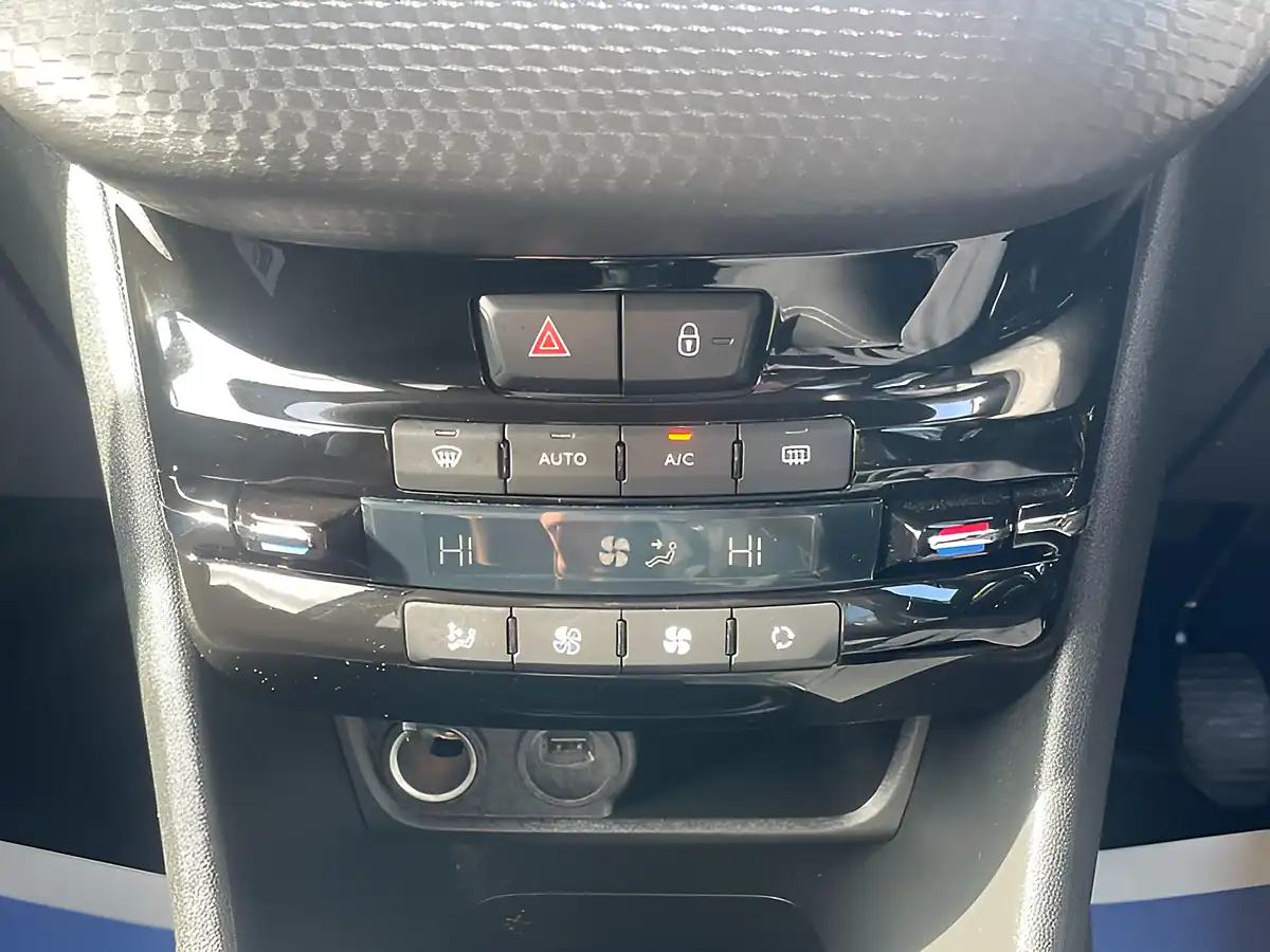 Used 2019 Peugeot 208 Tech Edition Grey - Interior and Exterior details 18