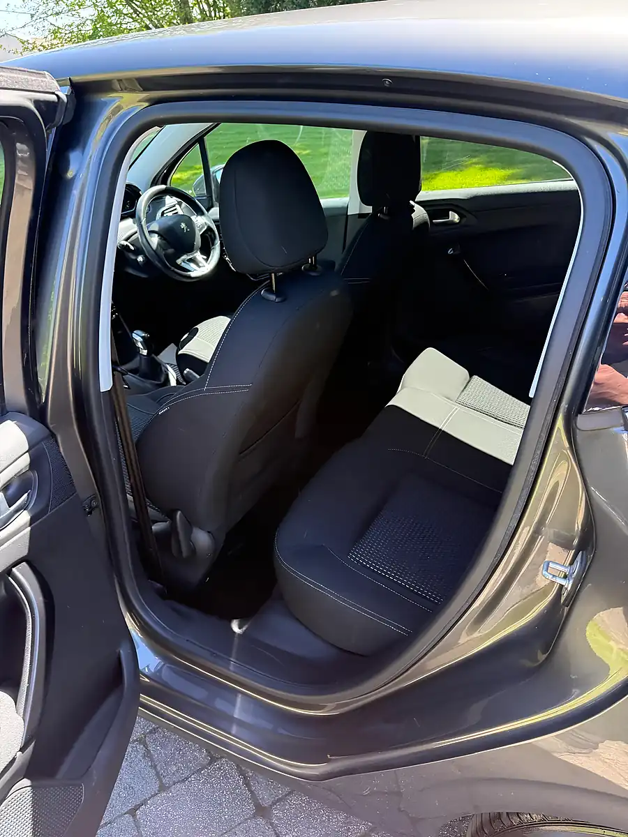 Used 2019 Peugeot 208 Tech Edition Grey - Interior and Exterior details 15