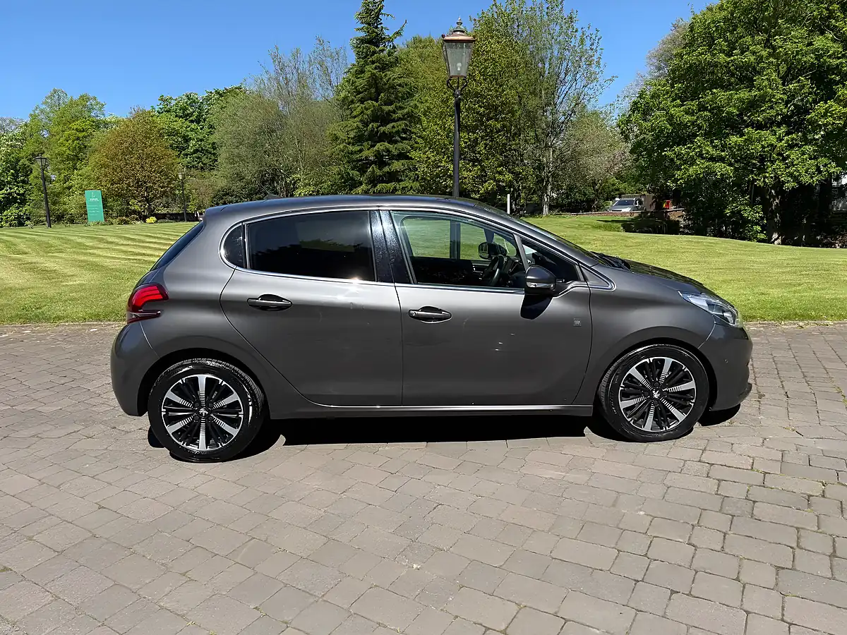 Used 2019 Peugeot 208 Tech Edition Grey - Interior and Exterior details 3
