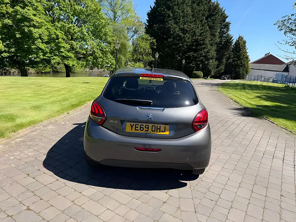 Used 2019 Peugeot 208 Tech Edition Grey - Interior and Exterior details 5