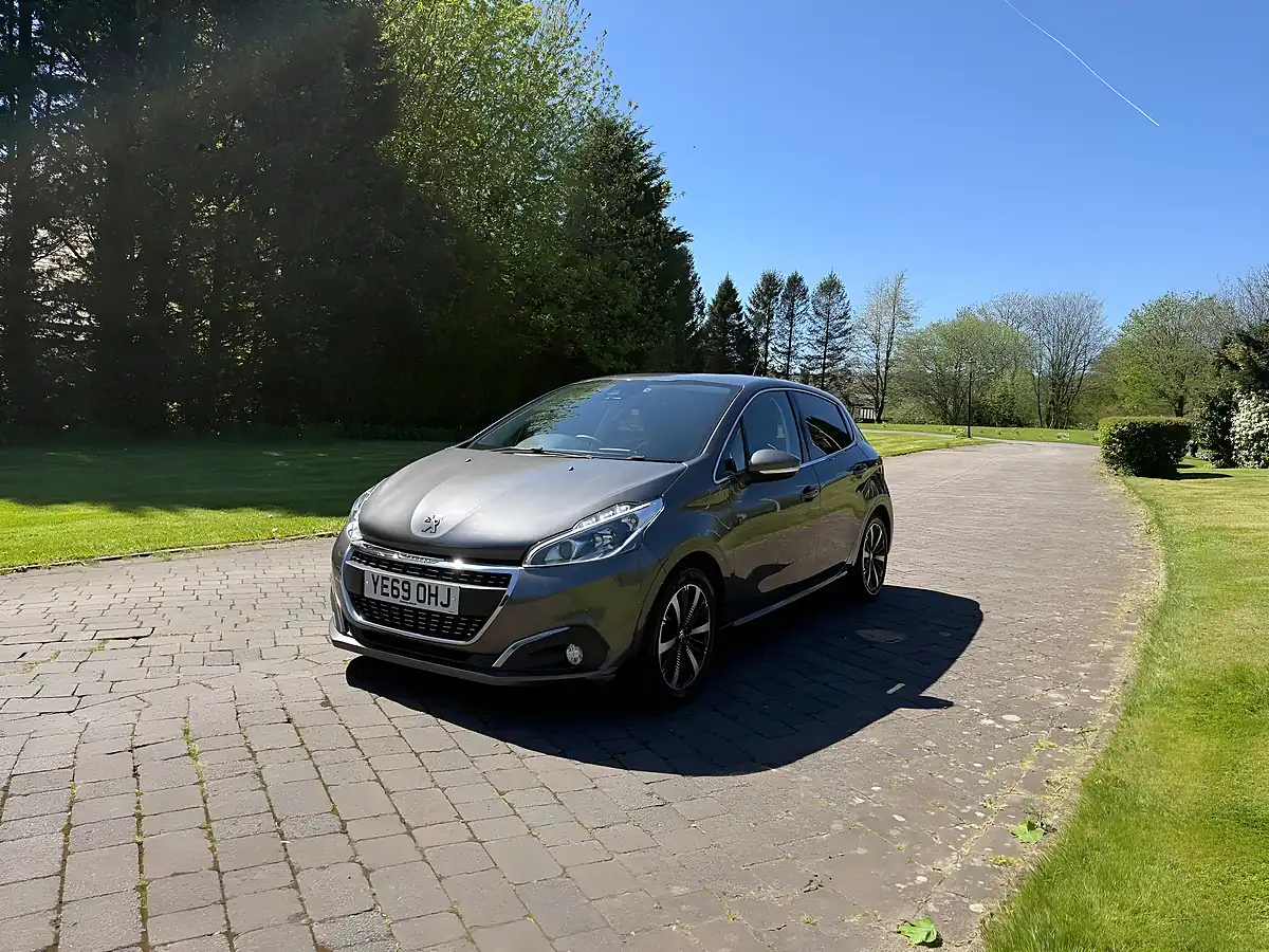 Used 2019 Peugeot 208 Tech Edition Grey - Interior and Exterior details 8