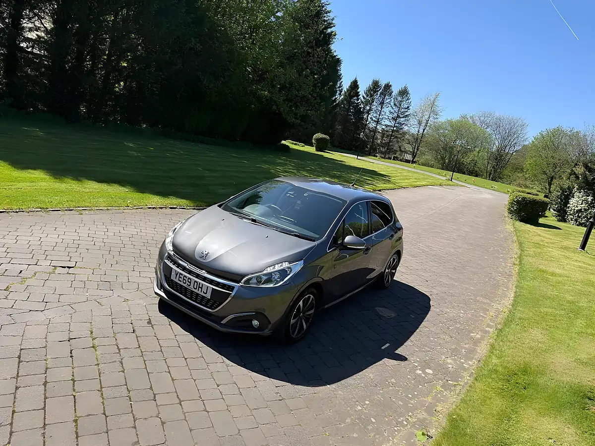 Used 2019 Peugeot 208 Tech Edition Grey - Interior and Exterior details 9