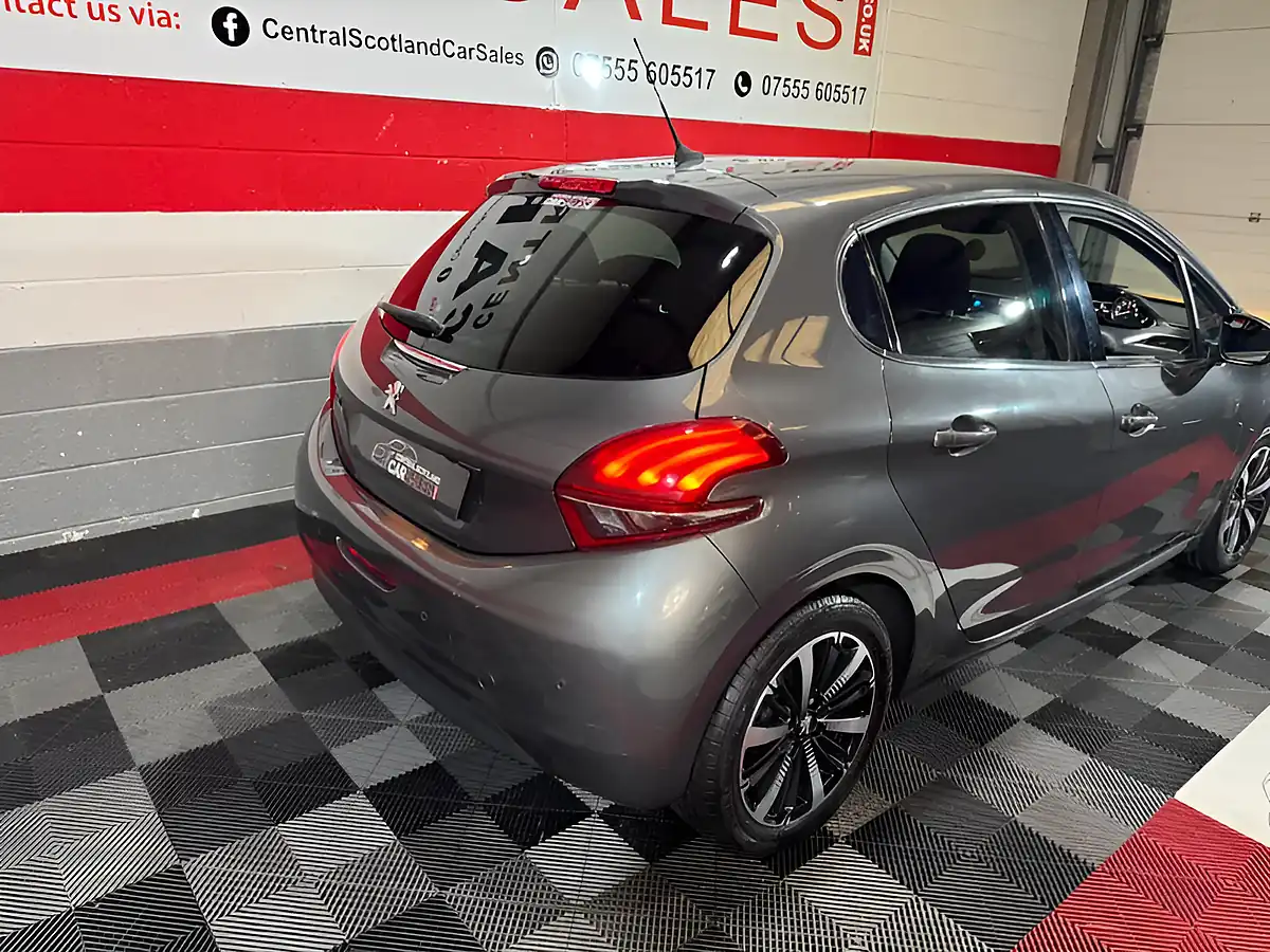 Used 2019 Peugeot 208 Tech Edition Grey - Interior and Exterior details 10