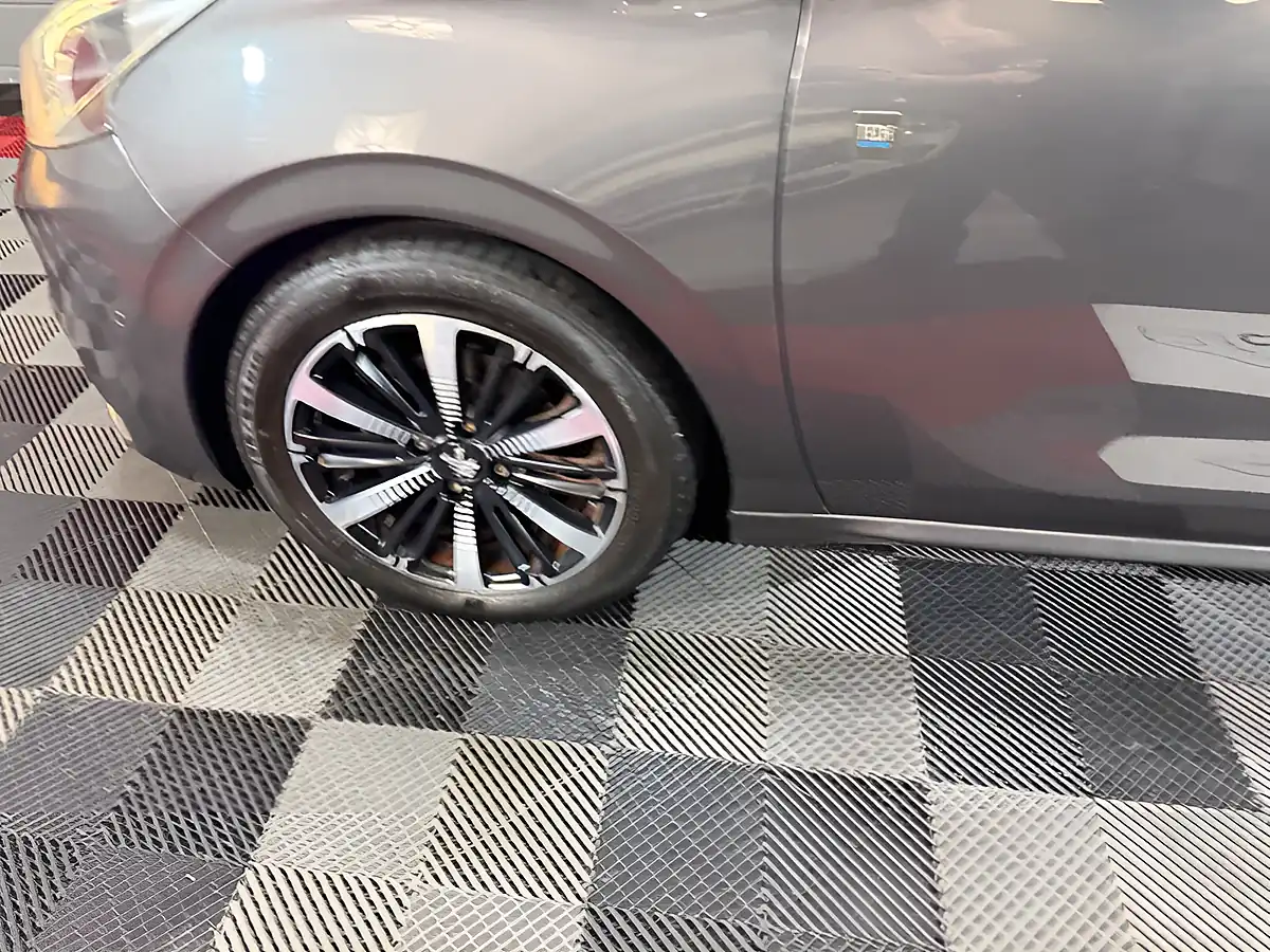 Used 2019 Peugeot 208 Tech Edition Grey - Interior and Exterior details 14