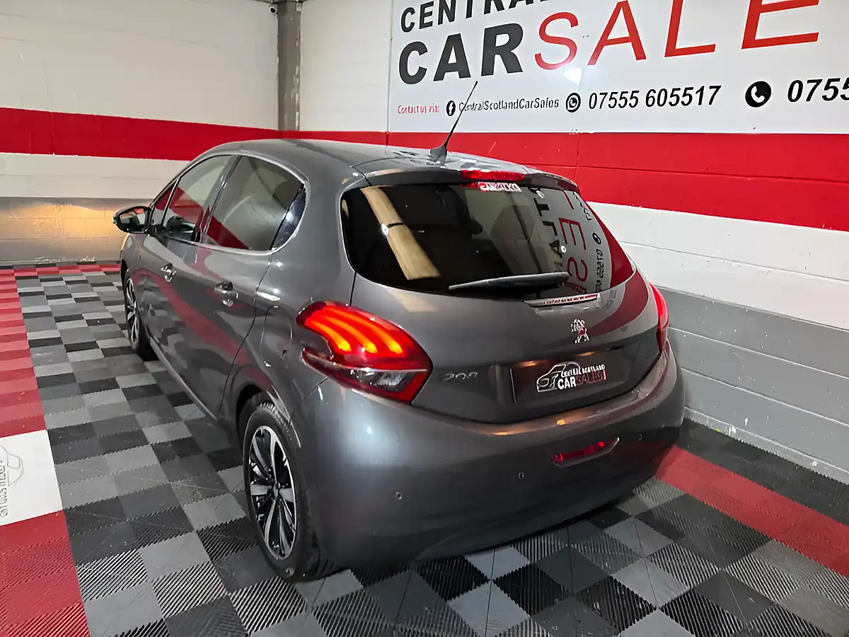 Used 2019 Peugeot 208 Tech Edition Grey - Interior and Exterior details 3