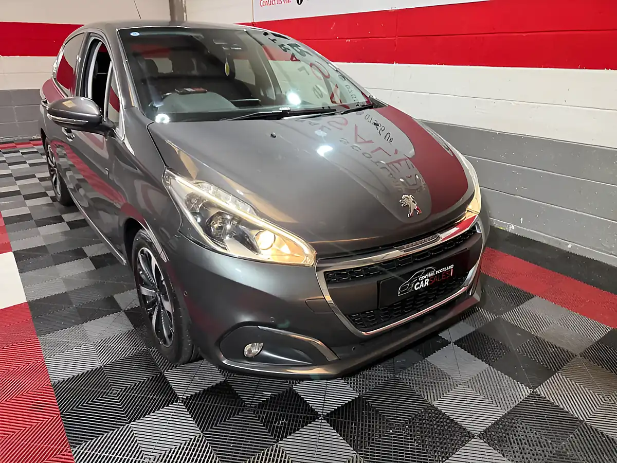 Used 2019 Peugeot 208 Tech Edition Grey - Interior and Exterior details 5