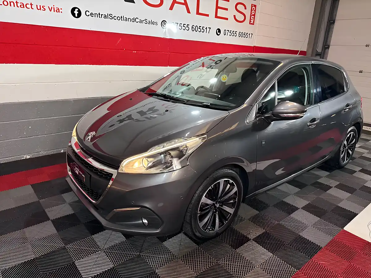 Used 2019 Peugeot 208 Tech Edition Grey - Interior and Exterior details 6