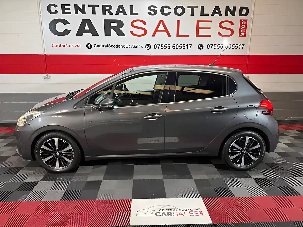 Used 2019 Peugeot 208 Tech Edition Grey - Interior and Exterior details 8