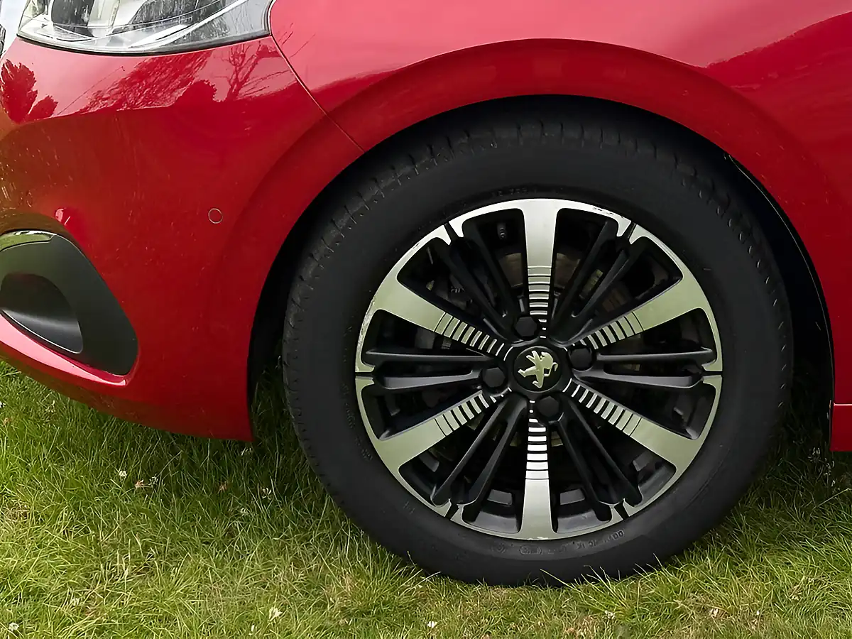 Used 2019 Peugeot 208 Tech Edition Red - Interior and Exterior details 10