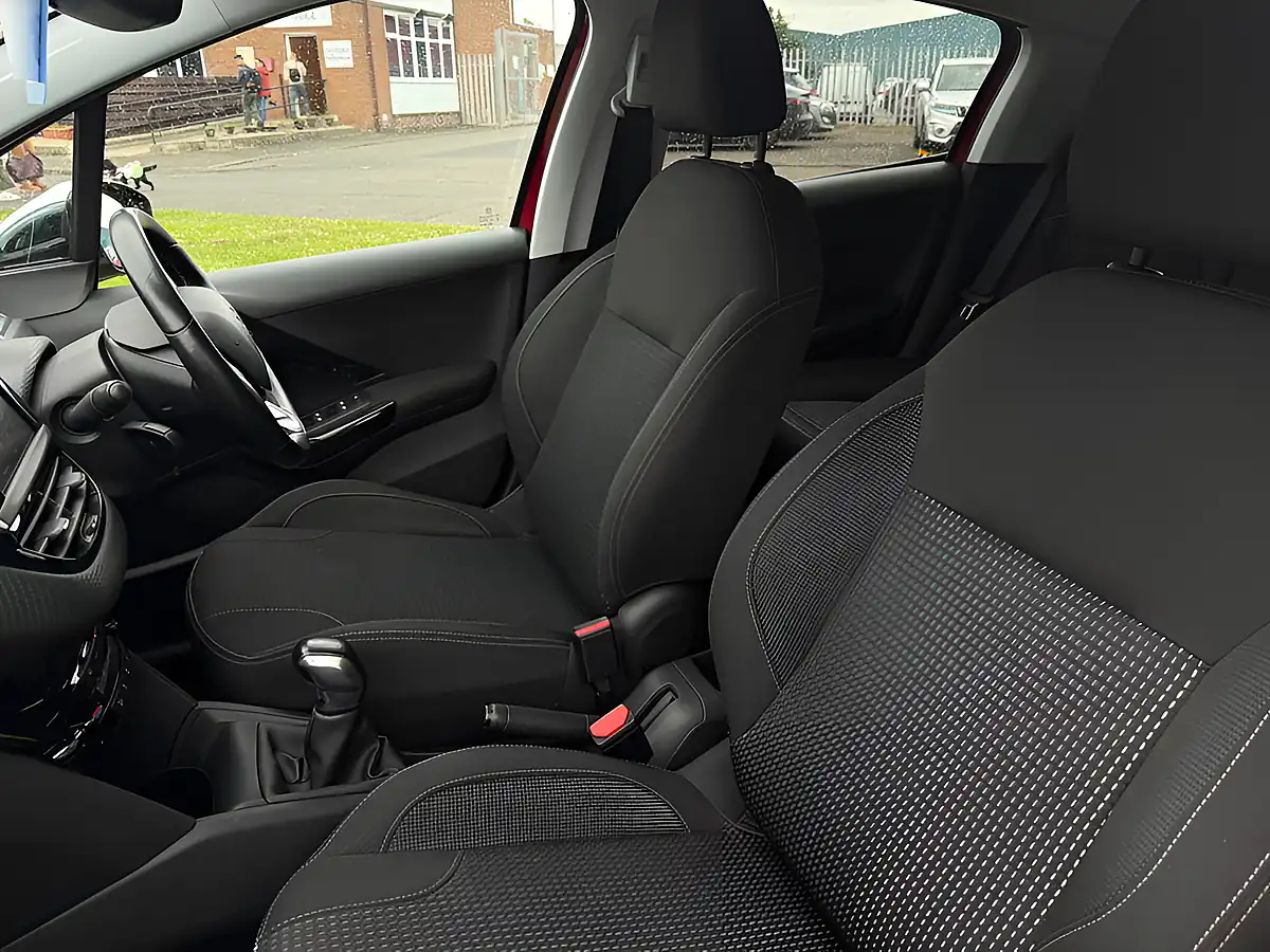 Used 2019 Peugeot 208 Tech Edition Red - Interior and Exterior details 14