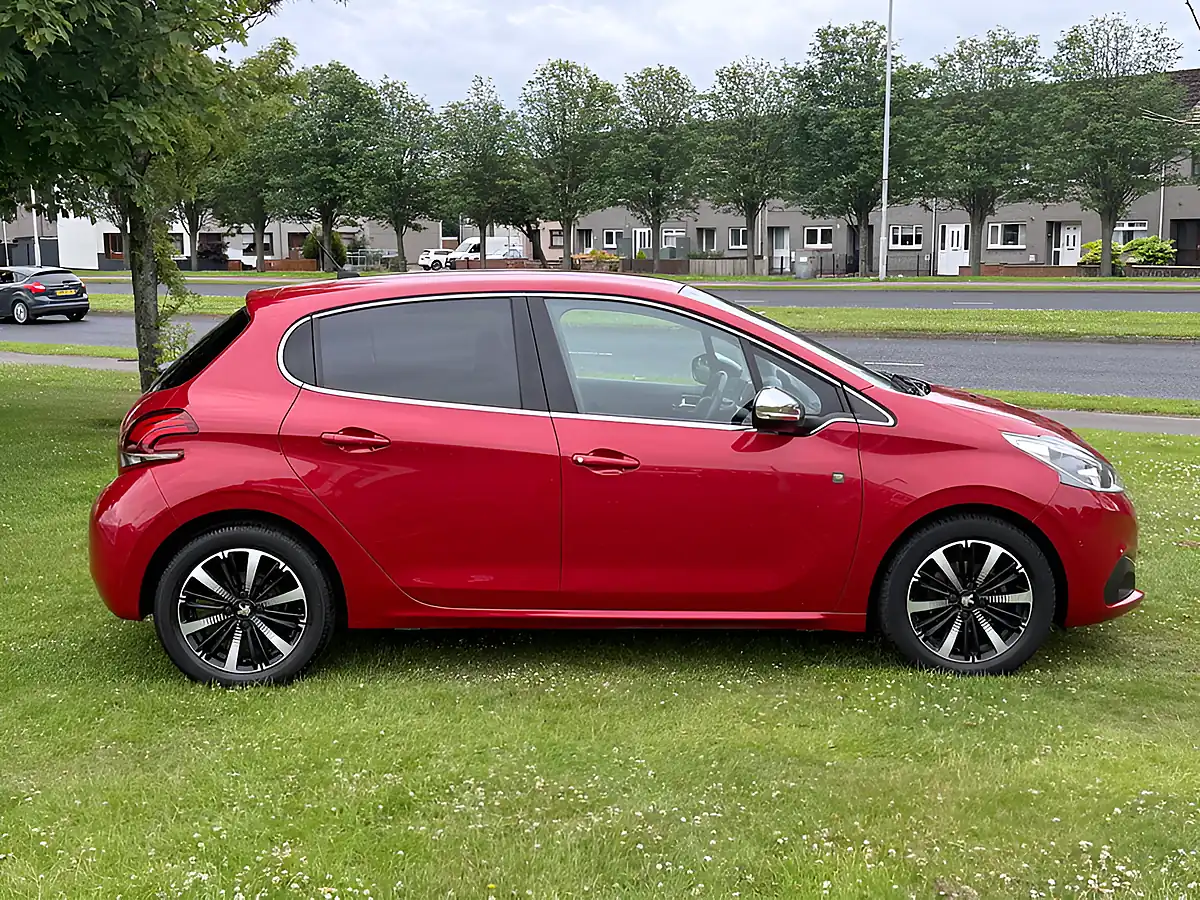 Used 2019 Peugeot 208 Tech Edition Red - Interior and Exterior details 6
