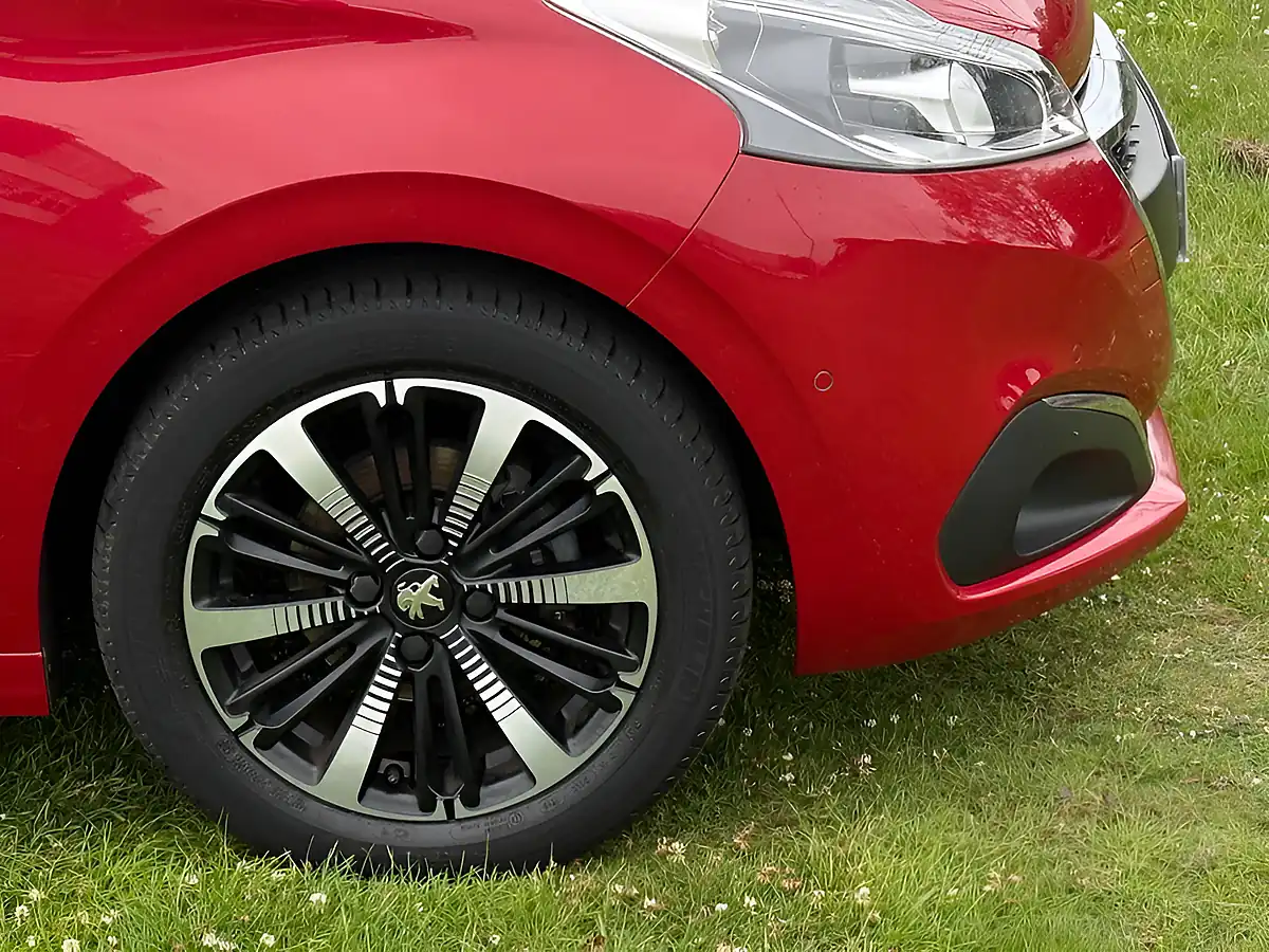 Used 2019 Peugeot 208 Tech Edition Red - Interior and Exterior details 7