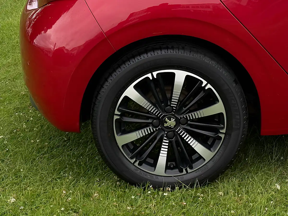 Used 2019 Peugeot 208 Tech Edition Red - Interior and Exterior details 8
