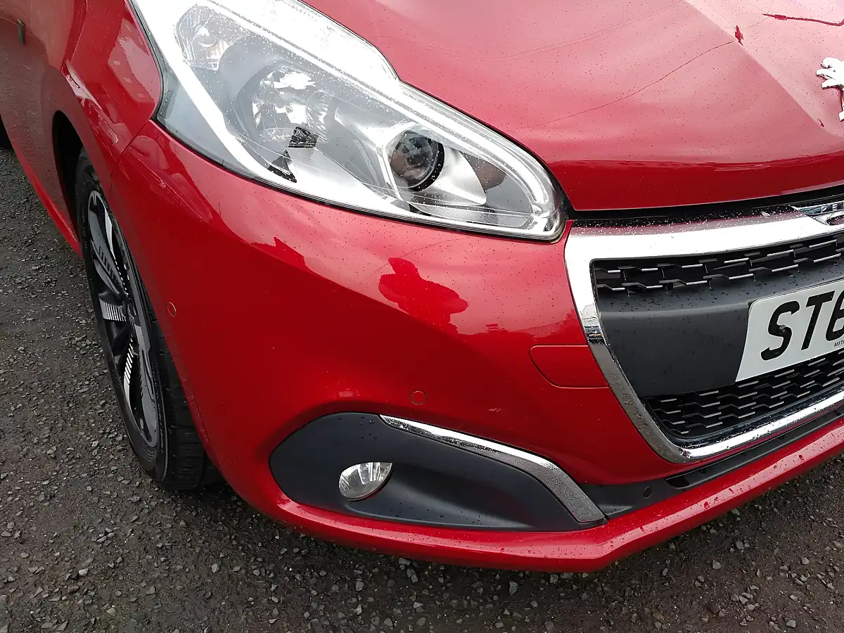 Used 2019 Peugeot 208 Tech Edition Red - Interior and Exterior details 10