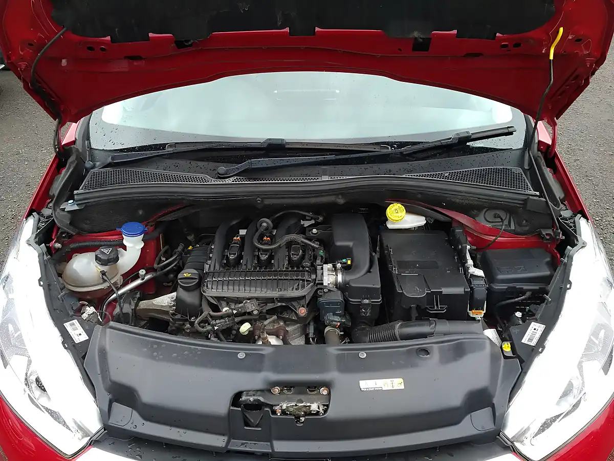 Used 2019 Peugeot 208 Tech Edition Red - Interior and Exterior details 14