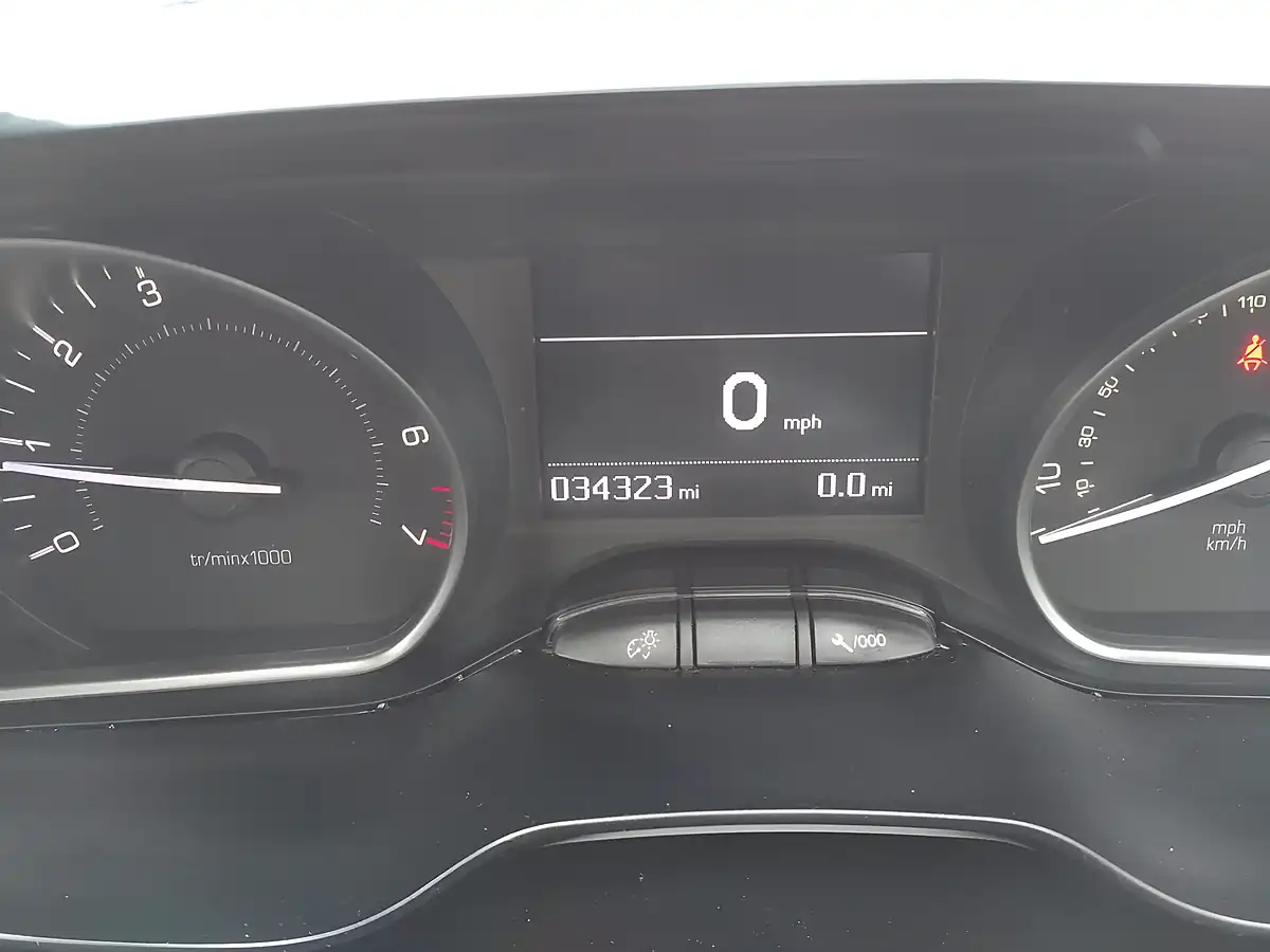 Used 2019 Peugeot 208 Tech Edition Red - Interior and Exterior details 15