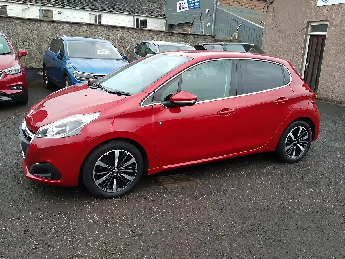 Used 2019 Peugeot 208 Tech Edition Red - Interior and Exterior details 2