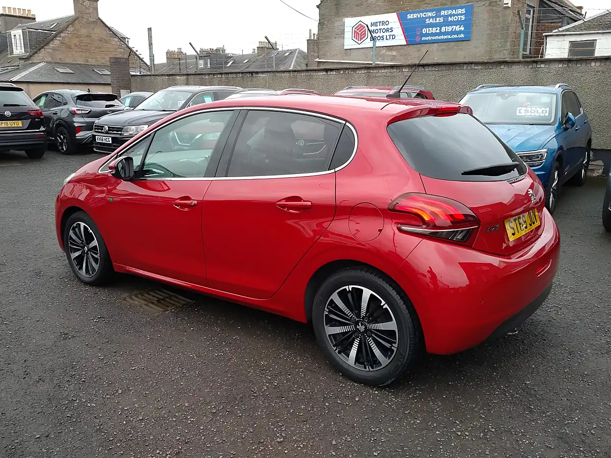 Used 2019 Peugeot 208 Tech Edition Red - Interior and Exterior details 4