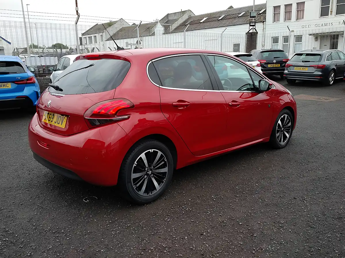 Used 2019 Peugeot 208 Tech Edition Red - Interior and Exterior details 7