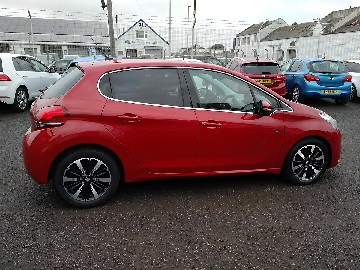 Used 2019 Peugeot 208 Tech Edition Red - Interior and Exterior details 8