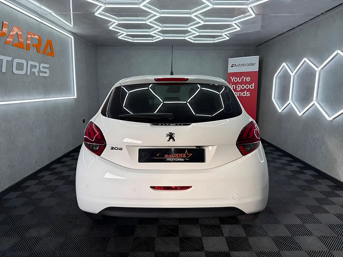 Used 2019 Peugeot 208 Tech Edition White - Interior and Exterior details 10