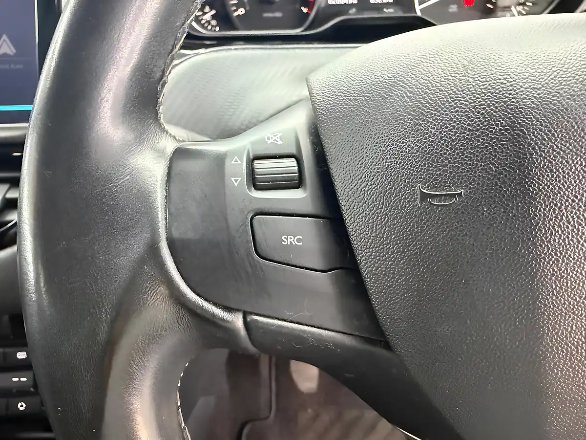 Used 2019 Peugeot 208 Tech Edition White - Interior and Exterior details 19