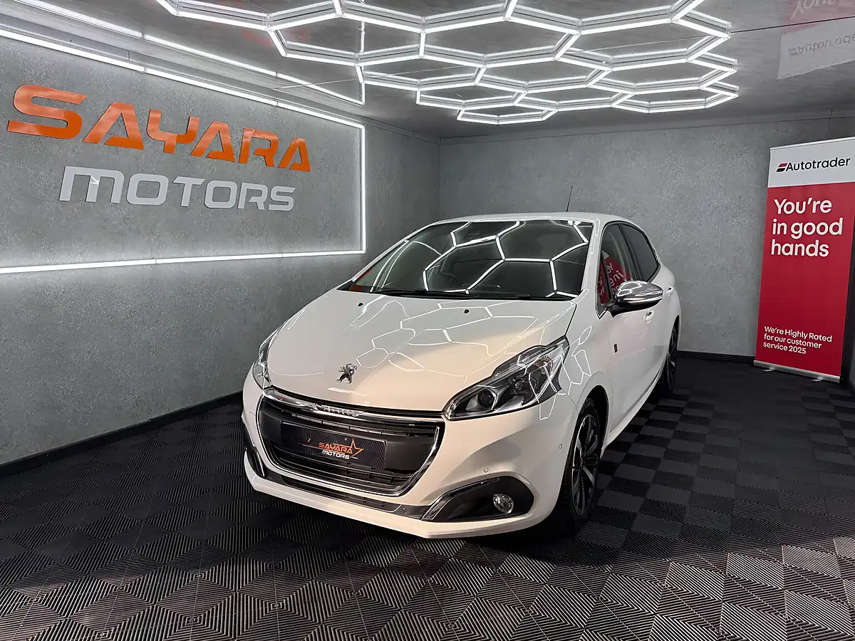 Used 2019 Peugeot 208 Tech Edition White - Interior and Exterior details 6