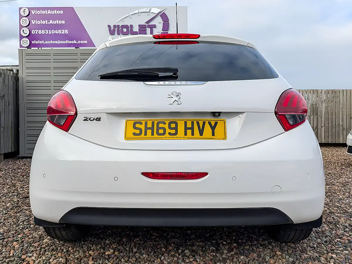 Used 2019 Peugeot 208 Tech Edition White - Interior and Exterior details 15