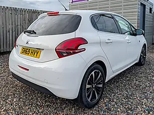 Used 2019 Peugeot 208 Tech Edition White - Interior and Exterior details 17