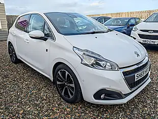 Used 2019 Peugeot 208 Tech Edition White - Interior and Exterior details 5