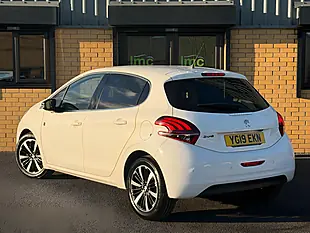 Used 2019 Peugeot 208 Tech Edition White - Interior and Exterior details 11