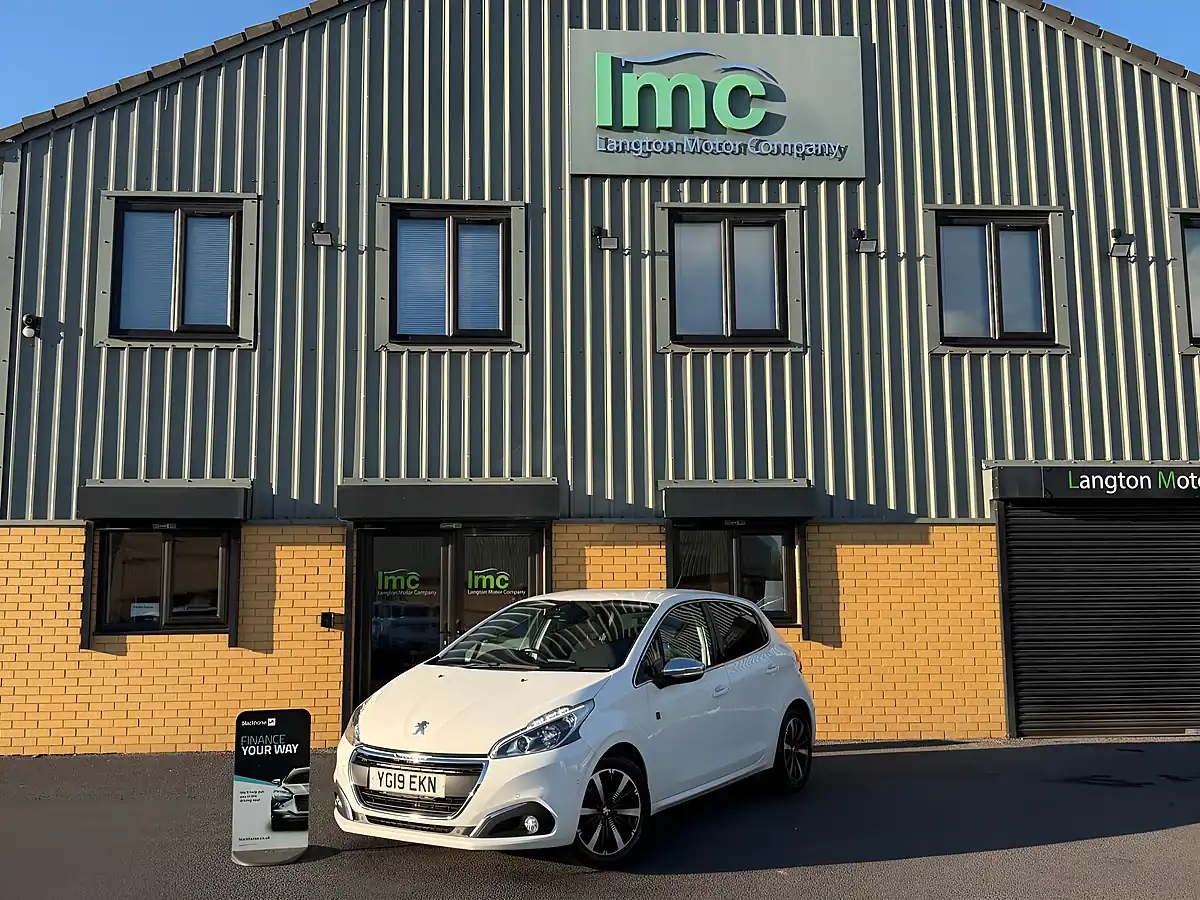 Used 2019 Peugeot 208 Tech Edition White - Interior and Exterior details 2