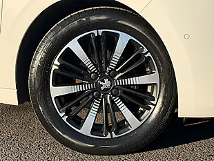Used 2019 Peugeot 208 Tech Edition White - Interior and Exterior details 9