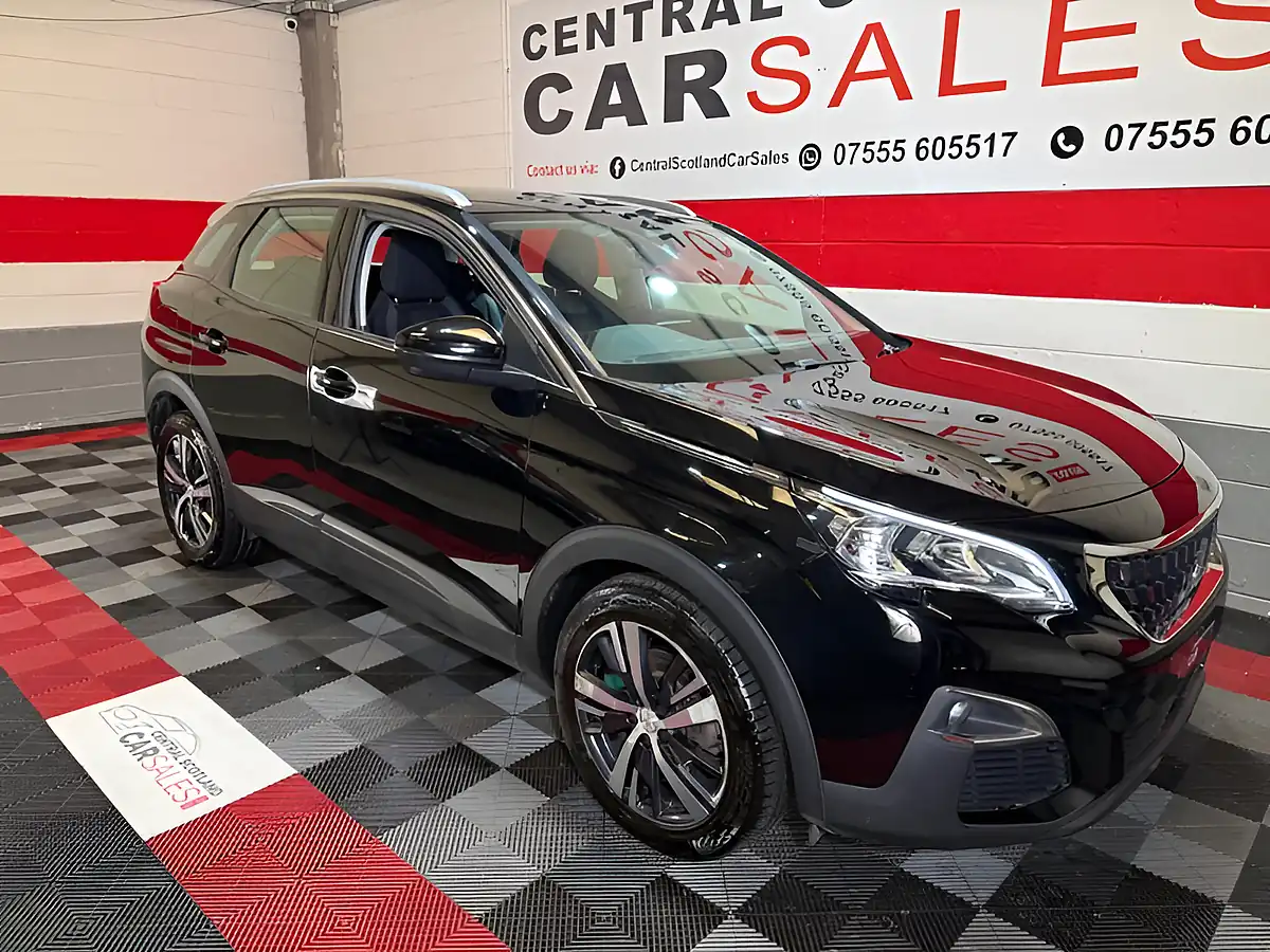 Used 2019 Peugeot 3008 Active Black - Front View