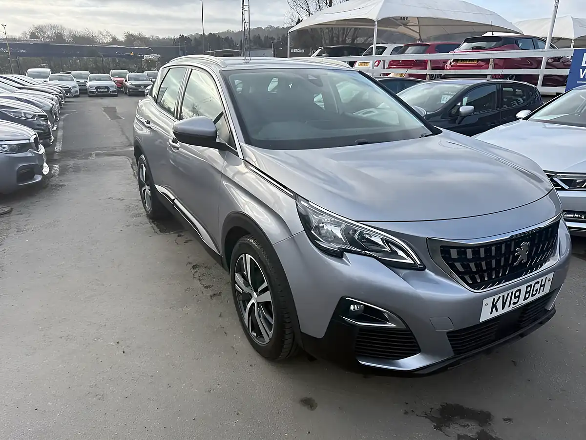 Used 2019 Peugeot 3008 Active Grey - Interior and Exterior details 10