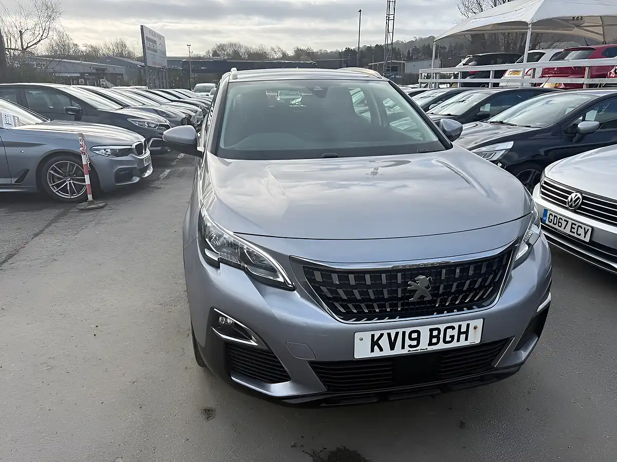 Used 2019 Peugeot 3008 Active Grey - Interior and Exterior details 12