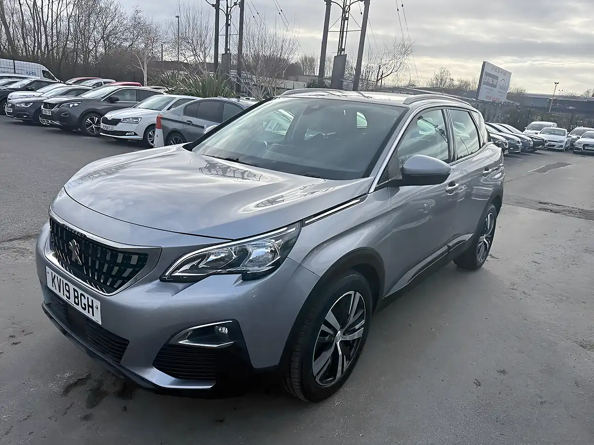 Used 2019 Peugeot 3008 Active Grey - Interior and Exterior details 16