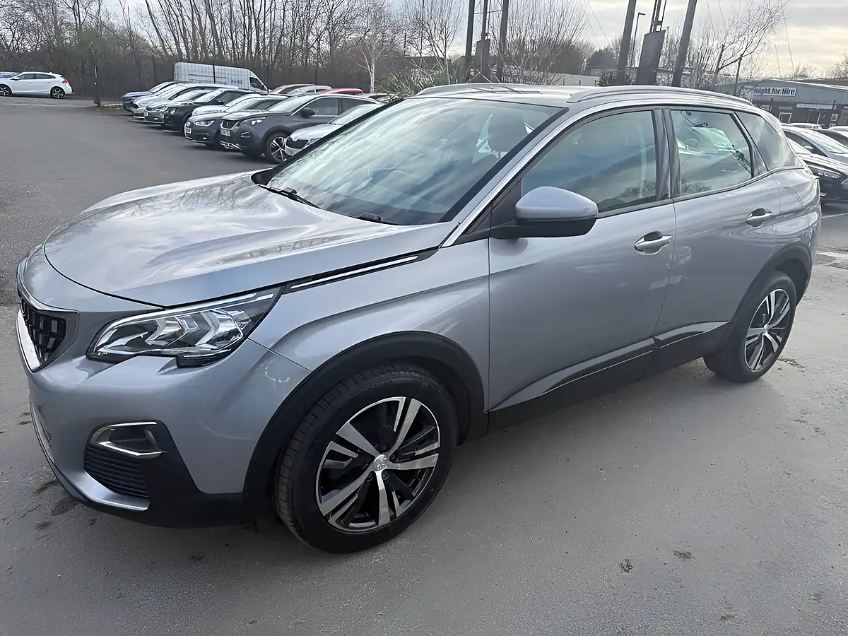 Used 2019 Peugeot 3008 Active Grey - Interior and Exterior details 17
