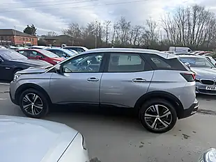 Used 2019 Peugeot 3008 Active Grey - Interior and Exterior details 18