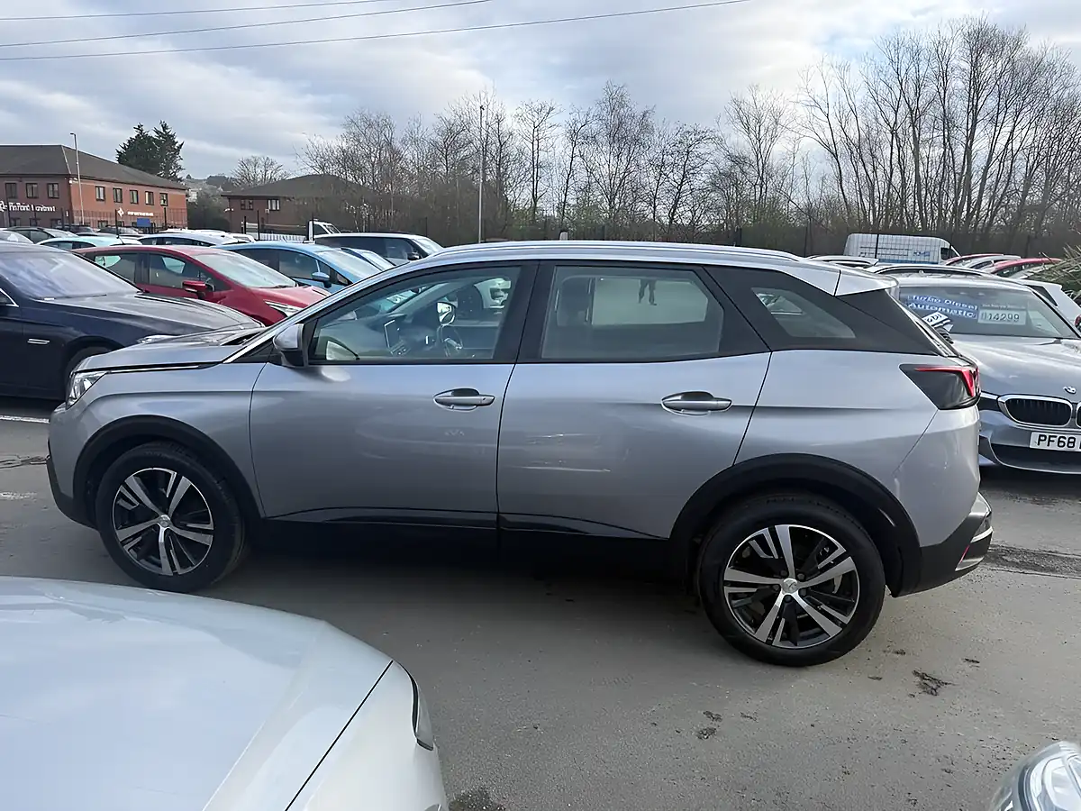Used 2019 Peugeot 3008 Active Grey - Interior and Exterior details 18