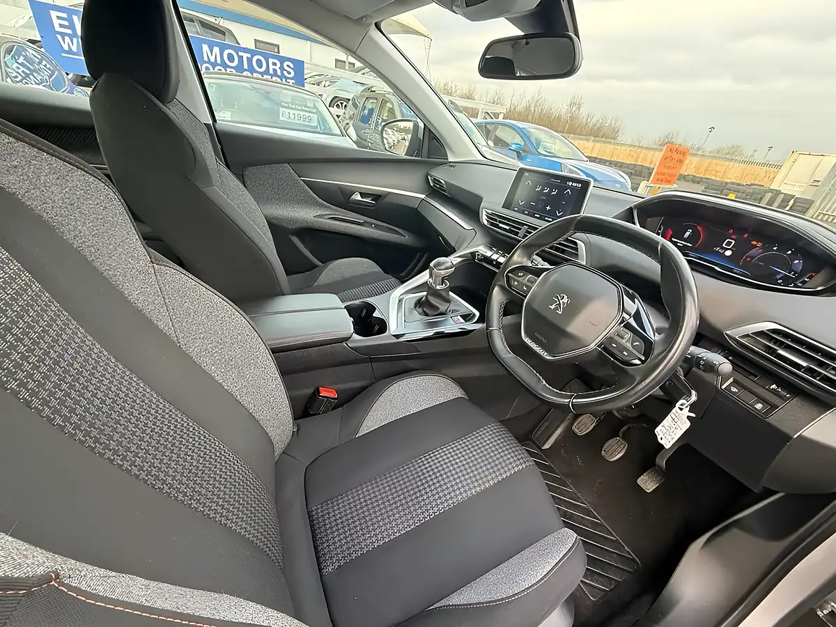 Used 2019 Peugeot 3008 Active Grey - Interior and Exterior details 2