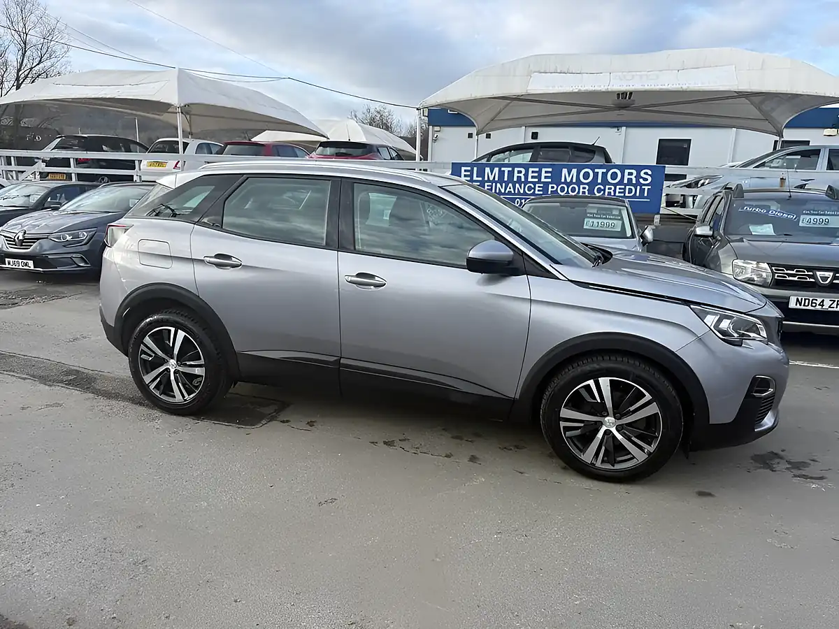 Used 2019 Peugeot 3008 Active Grey - Interior and Exterior details 6