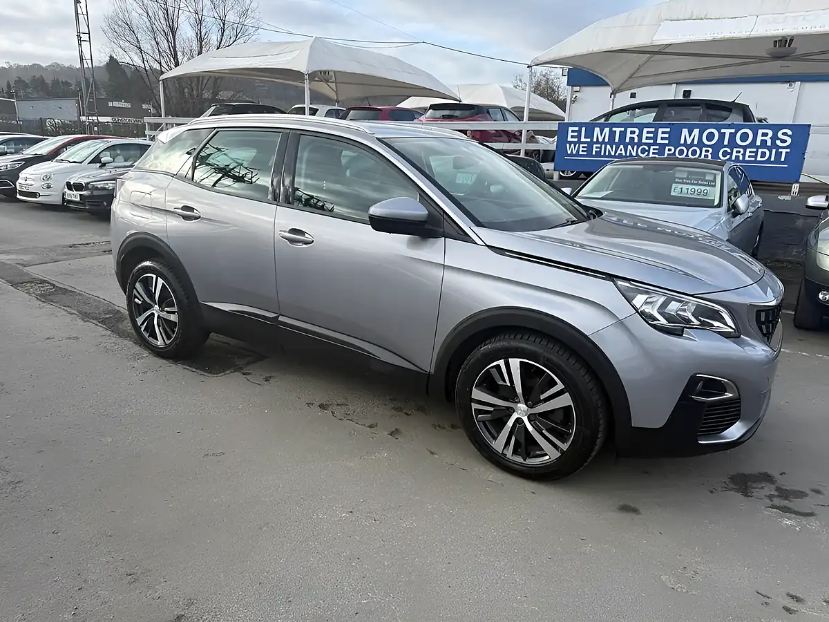 Used 2019 Peugeot 3008 Active Grey - Interior and Exterior details 8