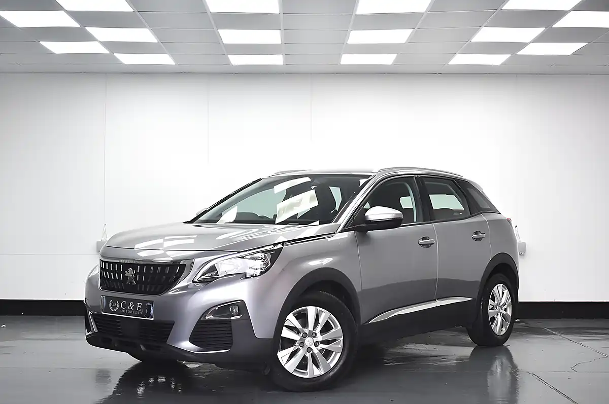 Used 2019 Peugeot 3008 Active Grey - Front View