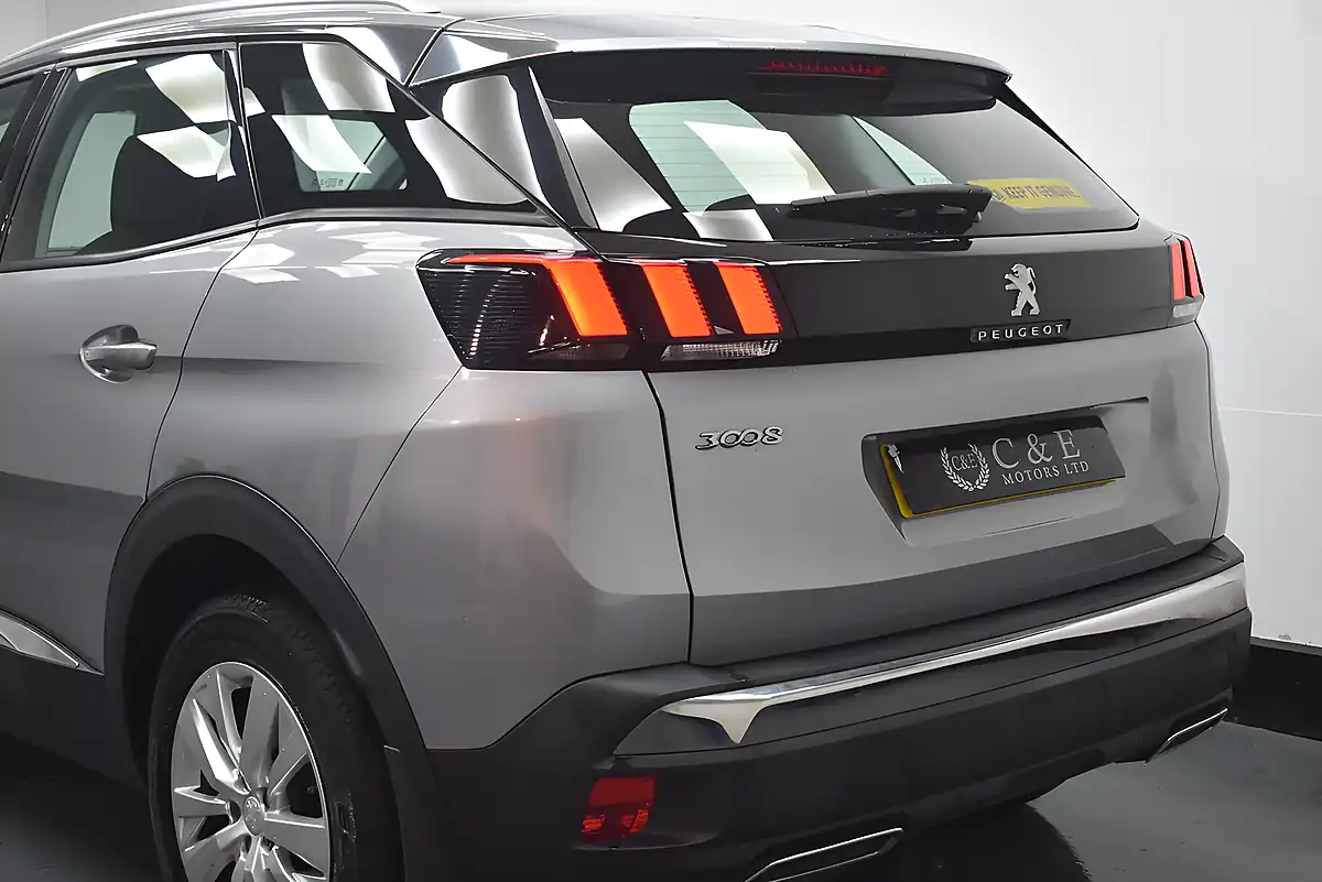 Used 2019 Peugeot 3008 Active Grey - Interior and Exterior details 10