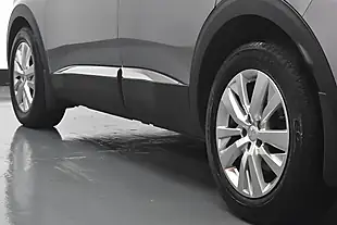 Used 2019 Peugeot 3008 Active Grey - Interior and Exterior details 12