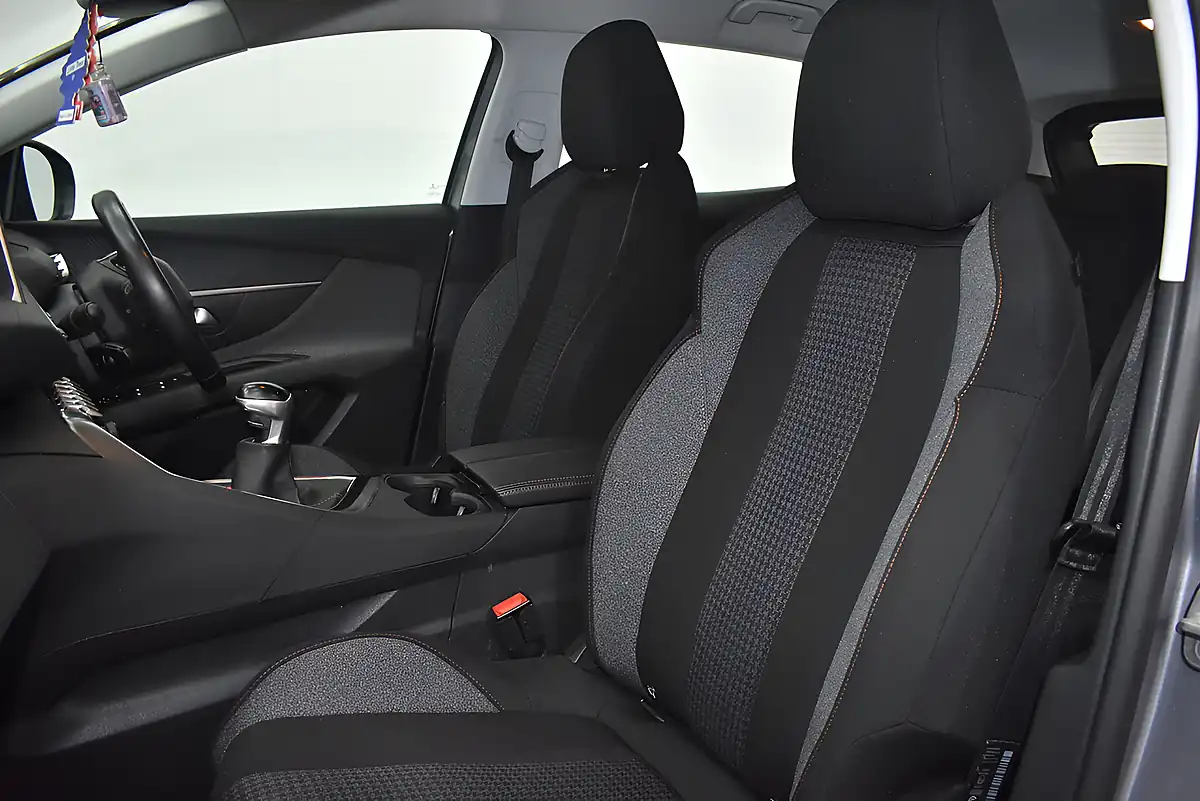 Used 2019 Peugeot 3008 Active Grey - Interior and Exterior details 14